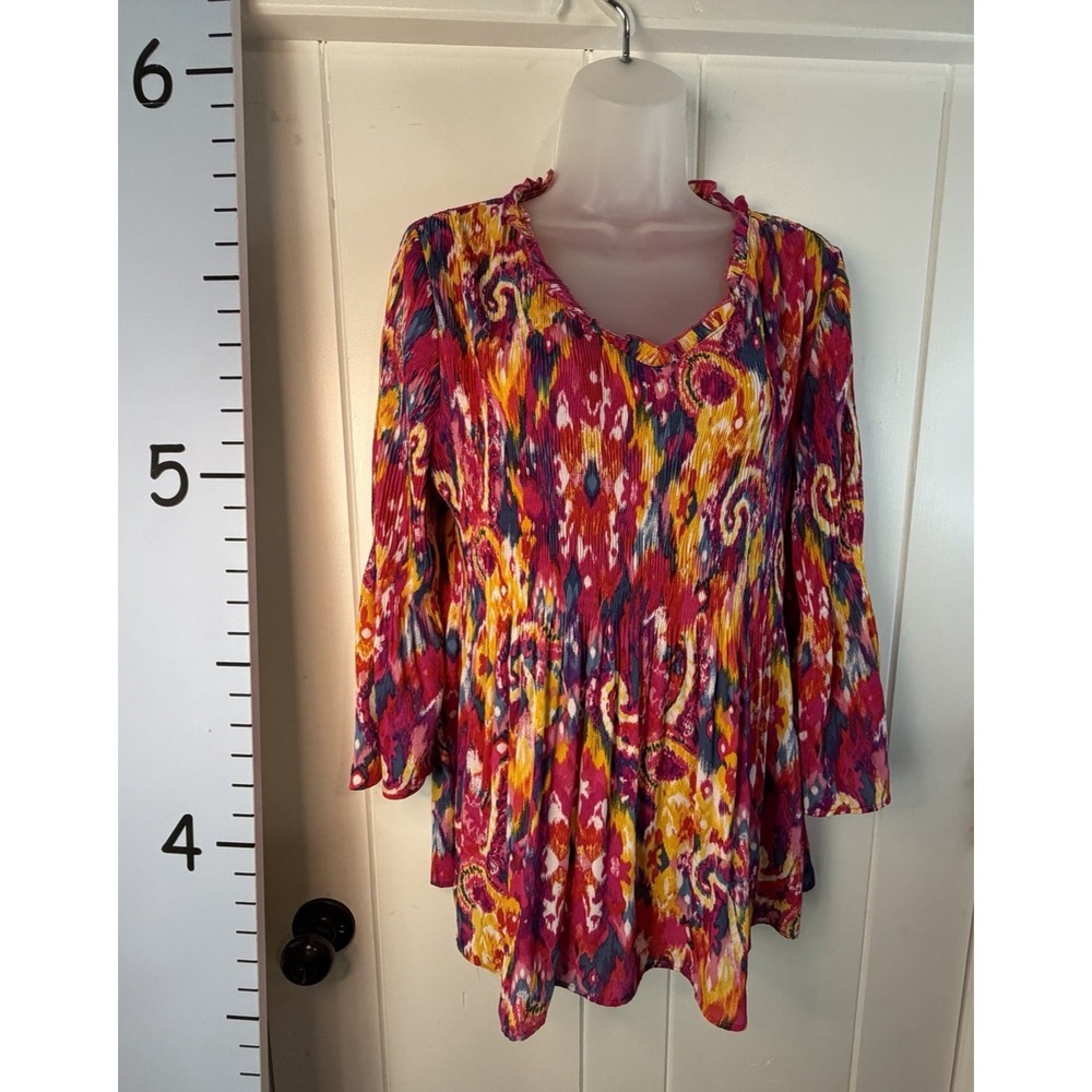 Chloe + Rene‎ Blouse Women's Bell Sleeve Medium Red Pink Swirl Design Boho